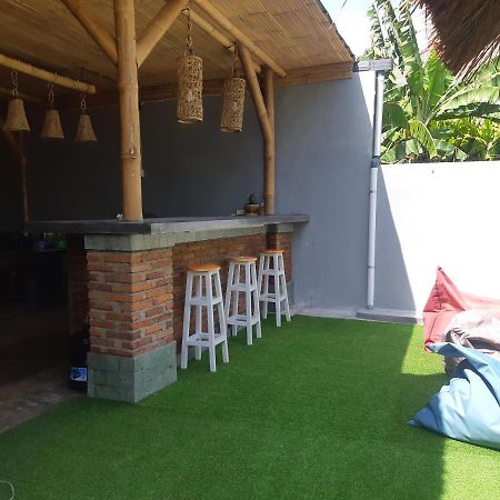Dhm Surf Villa Kuta  Buitenkant foto