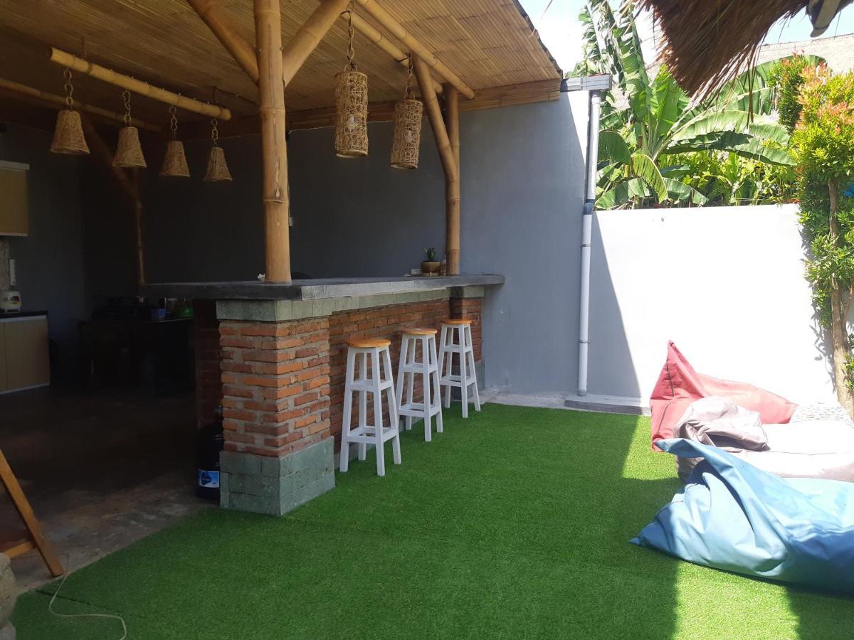 Dhm Surf Villa Kuta  Buitenkant foto