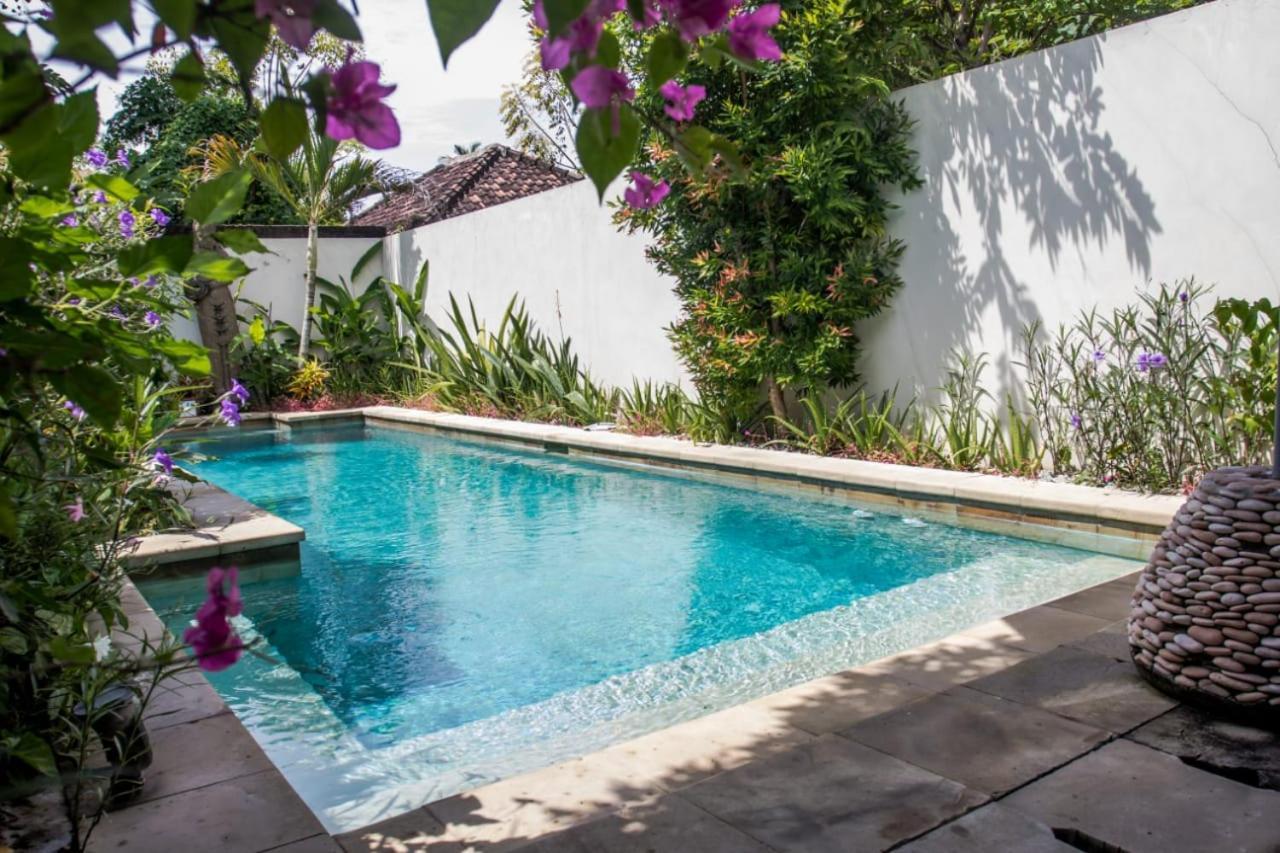 Dhm Surf Villa Kuta  Buitenkant foto